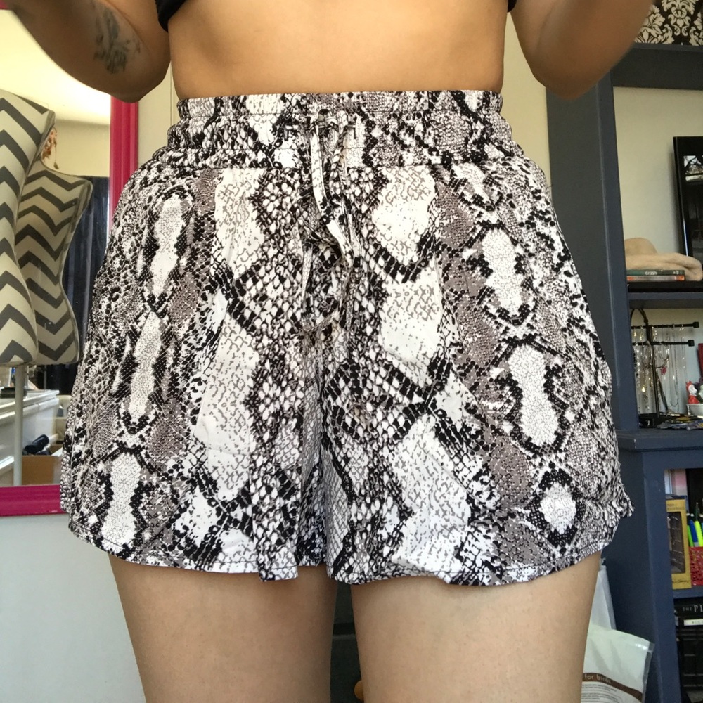 Express snake print shorts